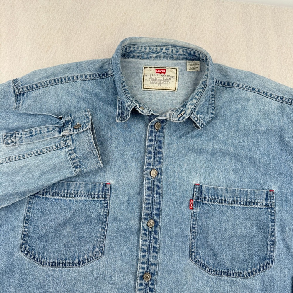 Vintage Levis Red Tab Long Sleeve Denim Button Down Mens XL Faded Light Wash